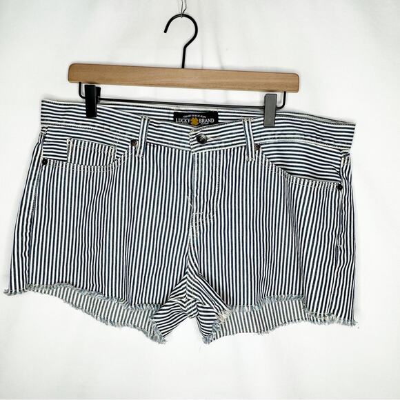 Lucky Brand Pants - LUCKY BRAND Riley Shorts Striped in Size 14/32
